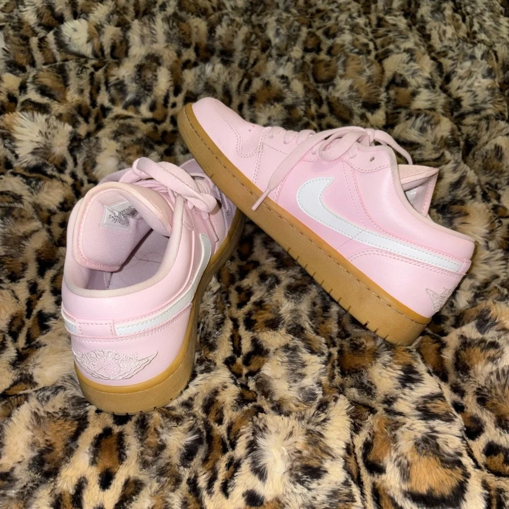 NIKE AIR JORDAN 1 LOWS! - Picture 4 of 8